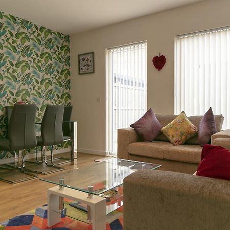 Modern & Exquisite Trumpington Townhouse With Parking & 5 Mins To Papworth Hospital CBG Exterior foto